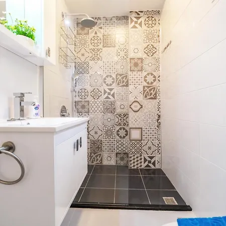 Lycia Detached 2+1 /with Private Garden Апартаменти *